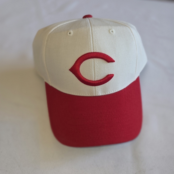 Cincinnati Reds Throwback Baseball Cap - Picture 6 of 7